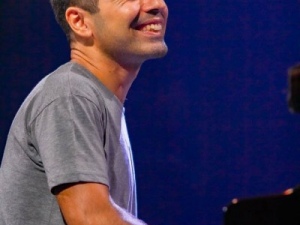 Avishai-Cohen-Trio_001