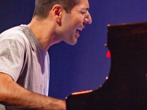 Avishai-Cohen-Trio_011