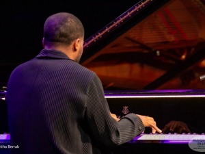 Cecile-McLorin-Salvant-Sullivan-Forner-The-Window_019