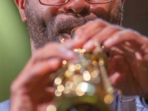 Kenny-Garrett-Chucho-V.-Yilian-C_JIM_2019_011