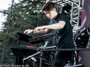 Petit Biscuit (1)