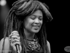 valerie_june_fourviere_2017_010