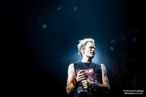 MEL-arena-sum41-3283
