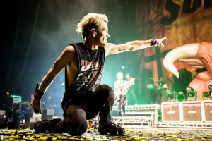 MEL-arena-sum41-3288