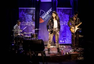 GOLDEN GASOLINE @Carolyn Caro 1 sur 1 40