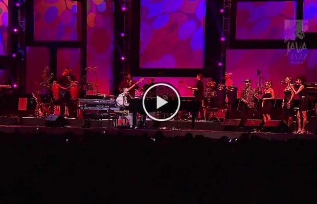 STEVIE WONDER - "AS" - LIVE AT JAVA JAZZ FESTIVAL 2012 1 STEVIE WONDER MUSIQUES EN LIVE1