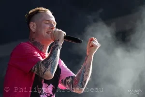 24 COREY TAYLOR