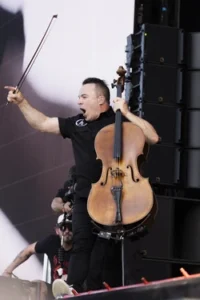 3 APOCALYPTICA